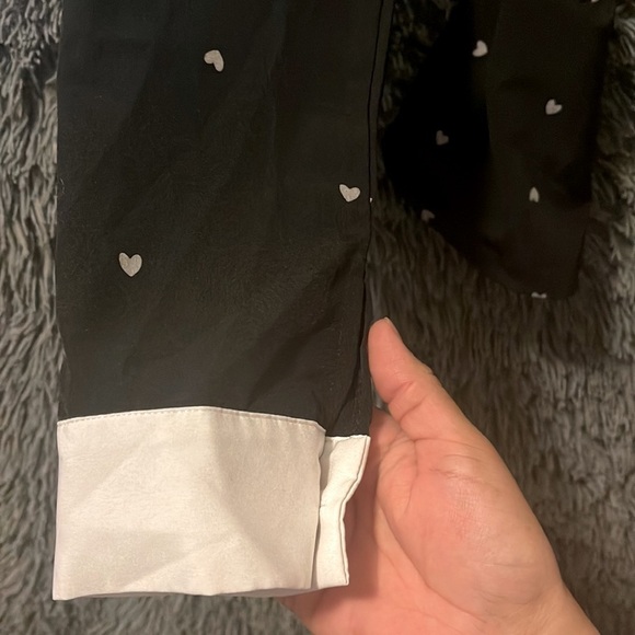 NWT🤍 Confetti Heart Print Contrast Panel Blouse 5️⃣✖️3️⃣0️⃣ - Picture 9 of 10